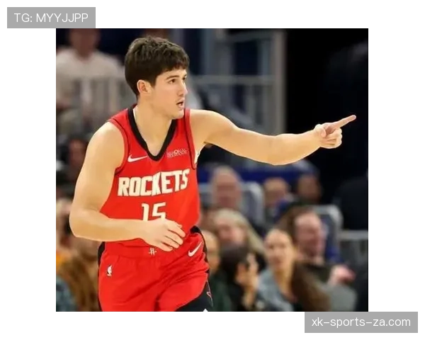 戈登利用无球跑位拉开空间提升三分命中率明显高于队内平均水平